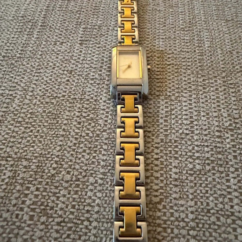 Dkny slim rectangular